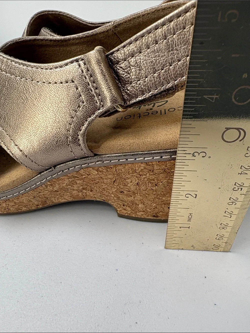 🍀 Clarks Metallic Gold Leather Wedge Sandals